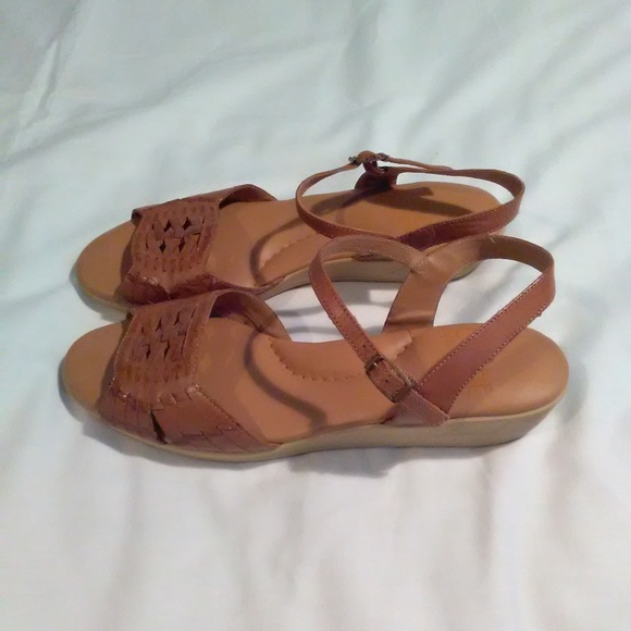 COBIE CUDDLERS LEATHER SANDLES 10W - Picture 2 of 5